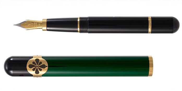 Diplomat_Racing_Green_full_body_and_cap