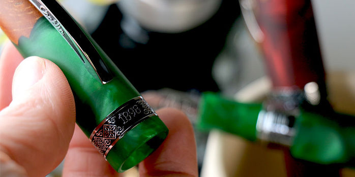 conklin_spectra_fusion_limited_edition_fountain_pens_burgundy_and_green_cap