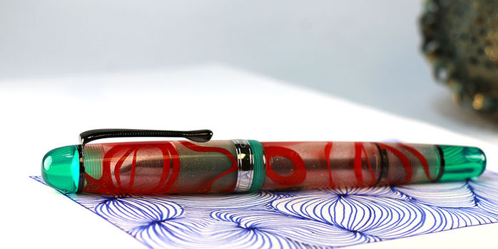 opus_88_holiday_jazz_uner_the_mistletoe_fountain_pen_capped
