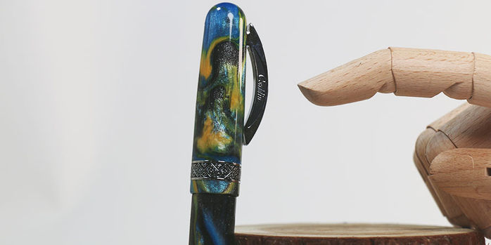 Conklin_1898_LE_Kens_Mix_rb_cap_standing
