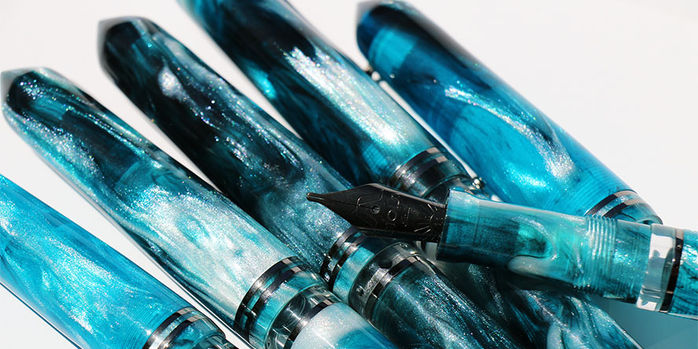gioia_x_van_diemans_world_oceans_southern_box_set_resin_and_nib