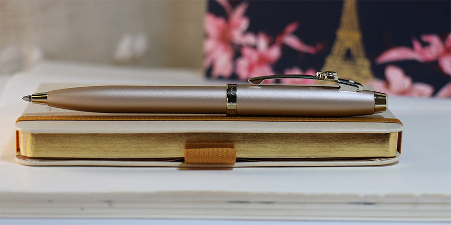 Sheaffer x Emily in Paris Gift Set Card Holder & 100 Ballpoint Pens sheaffer_emily_in_paris_gift_set_100_ballpoint_and_notebook