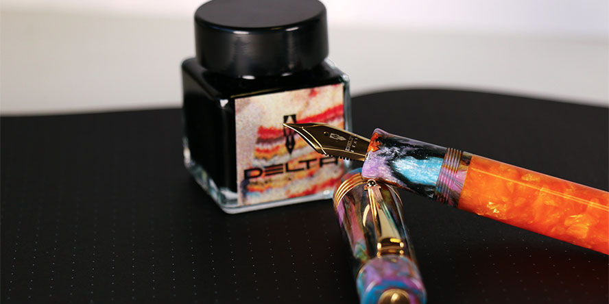 Delta DV Original Midsize Orange/Primary Manip. 4.5 Fountain Pens