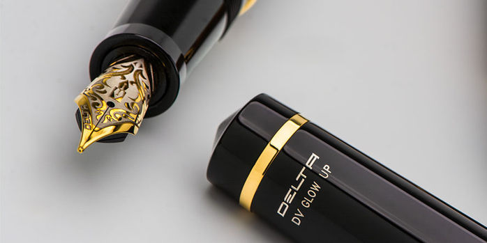 delta_dv_glow_up_fountain_pens_nib_and_cap_closeup