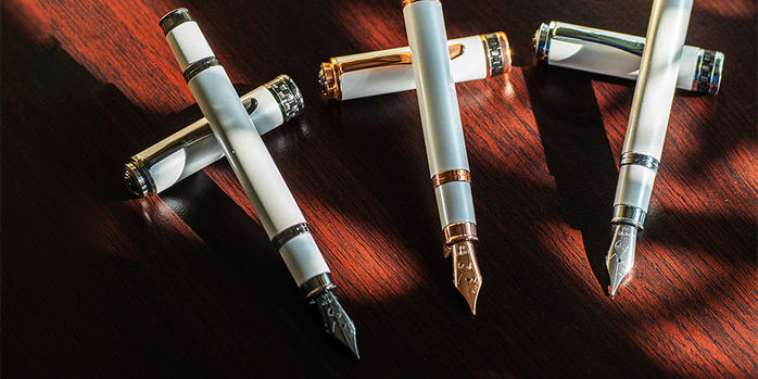 monteverde_innova_cloud_dancer_2026_color_of_the_year_fountain_pens_3_trim_options