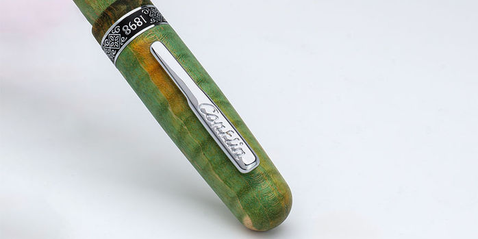 conklin_1898_stablized_wood_fountain_pens_green_cap_zoom