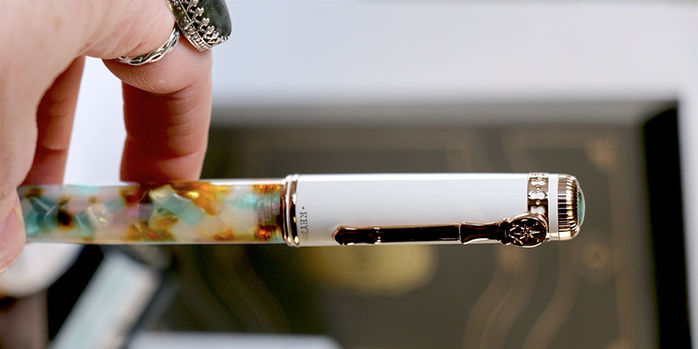 dominant_industry_keyno_staytionery_001_serenity_fountain_pens_in_hand