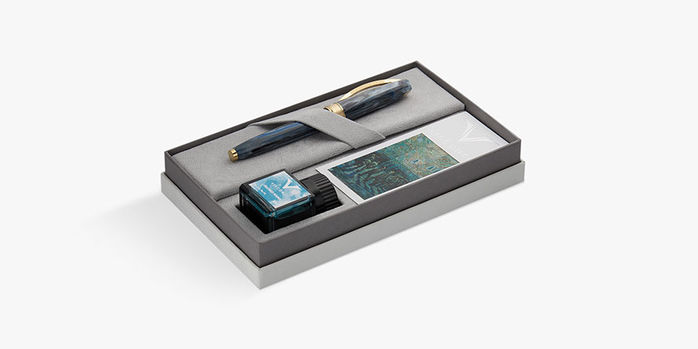 Visconti_Van_Gogh_Collection_Prisoners'_Round_Fountain_Pen_box_and_pen