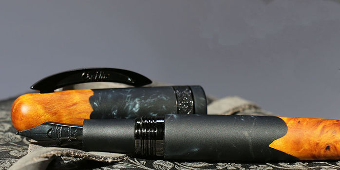 conklin_1898_exclusive_spectra_fusion_night_ember_fountain_pens_gunmetal_trim