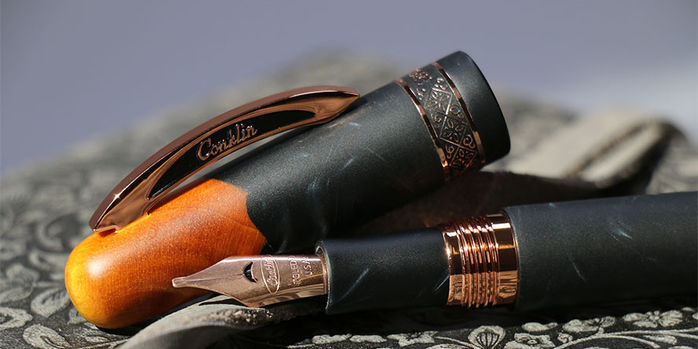 conklin_1898_exclusive_spectra_fusion_night_ember_fountain_pens_rose_gold_trim_and_nib