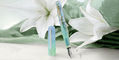 benu_handpainted_talisman_fountain_pens_white_lily_uncapped