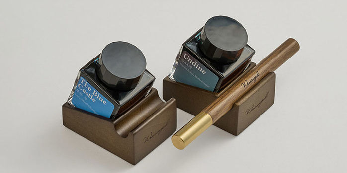 Wearingeul_pen_rest_ink_with_pen