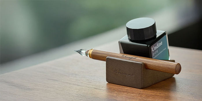 wearingeul_pen_and_ink_rest_best_for_dipping_pens_and_many_fountain_pens