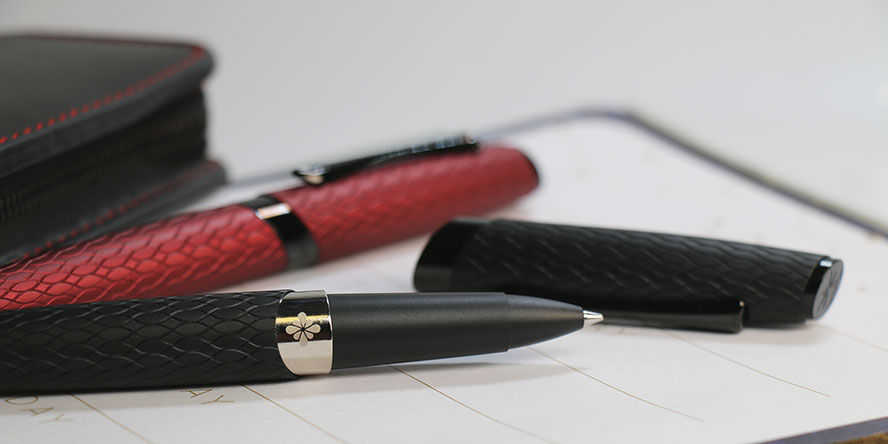 Diplomat Cobra Rollerball Pens diplomat_cobra_rollerball_pen_rb_uncapped