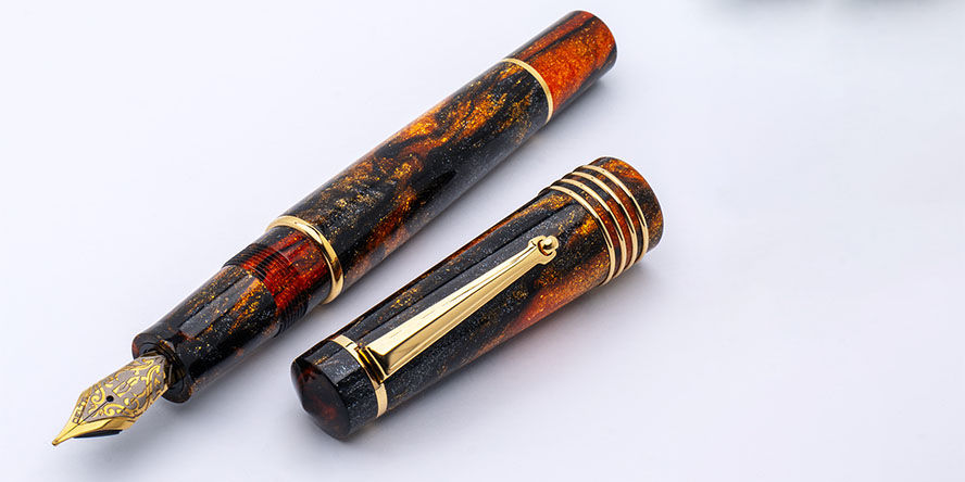 Delta DV Glow Up Oro Fountain Pens delta_dv_glow_up_oro_fountain_pens