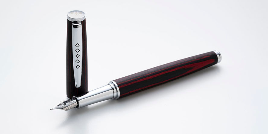 Tom Hessin Edinburgh Fountain Pens Tom_Hessin_Edinburgh_fountain_pen_red_uncapped
