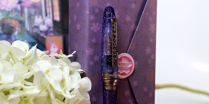esterbrook_x_sakuradragon_sakura_street_estie_fountain_pens_capped_against_box