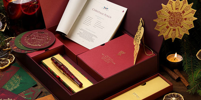 Benu_Christmas_Cheer_Gift_Set_pen_capped_with_open_box