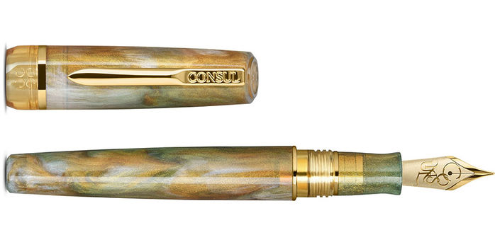 Consul_Elan_fountain_pen_sage_uncapped