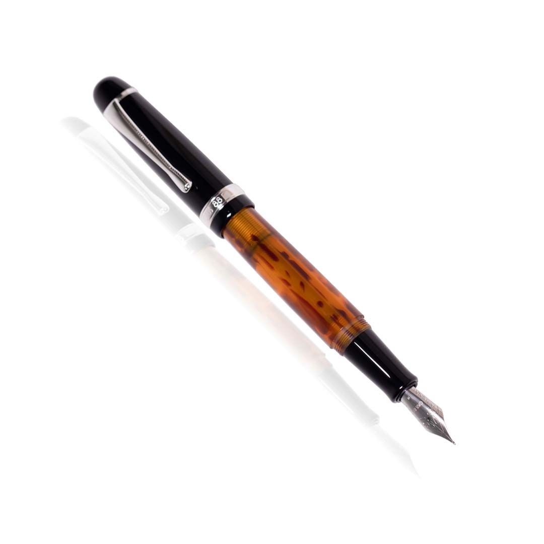 画材 Sonho do Oriente Opus 88 Demonstrator Fountain Pen Pantone Color of the Year 2022